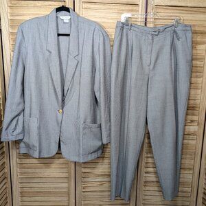 VINTAGE Sellecca Black and White Blazer and Pants Set Size 18